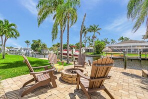 Terrace/patio - Boating & Fishing Enthusiasts, Heated Pool and Spa, Bicycles - Latitude Adjustment - Roelens (Cape Coral)