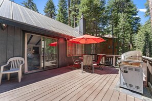 Outdoor dining - Regal Place (Tahoe Vista)