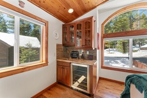House, Multiple Beds (Tahoe Haven) | Private kitchen