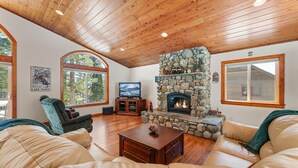 Unclassified image, 3 of 49, button - Tahoe Haven (Carnelian Bay)