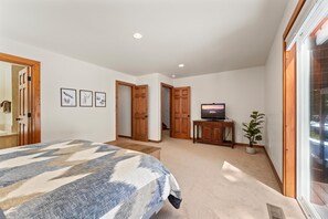House, Multiple Beds (Tahoe Haven)