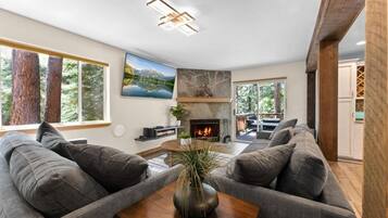 House, Multiple Beds (Beaver’s Abode) | Living room