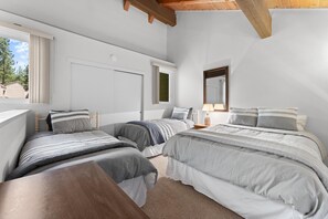 Room - Lake Escape (Carnelian Bay)