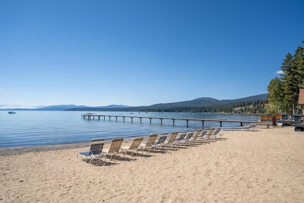 Studio, 1 King Bed (Bearfoot Bungalow) | Beach - Bearfoot Bungalow (Tahoe Vista)