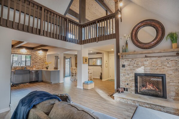 Ferienhaus, Mehrere Betten (Natures Suites) | Wohnbereich