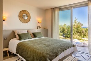 4 chambres, fer et planche à repasser, Wi-Fi, draps fournis