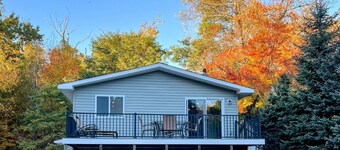 Charming 4-bedroom house with AC and WiFi by Arcadia Bluffs in Bear Lake, MI