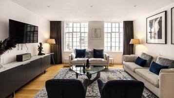 Smart TV, stereo, offices