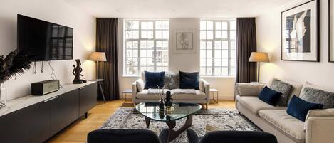 Smart TV, stereo, offices