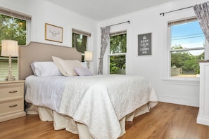 2 chambres, fer et planche à repasser, Wi-Fi gratuit, draps fournis