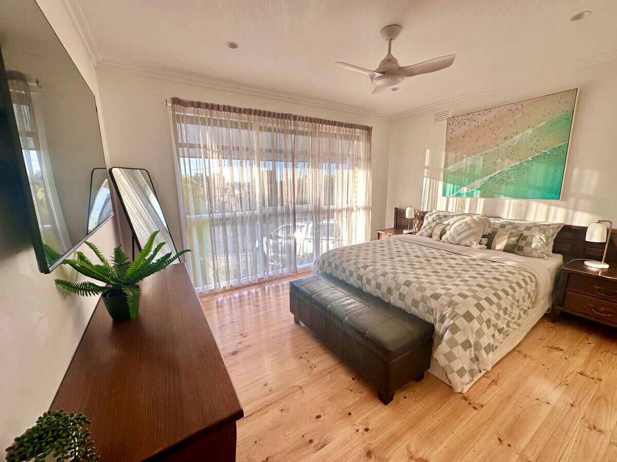 3 bedrooms, iron/ironing board, travel cot, free WiFi