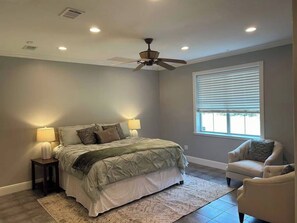 16 bedrooms, iron/ironing board, WiFi, bed sheets - Spacious estate with 2 homes (Conroe)