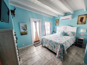 2 bedrooms, iron/ironing board, free WiFi, bed sheets - Key Colony Beach House with Cabana Club membership (Key Colony Beach)