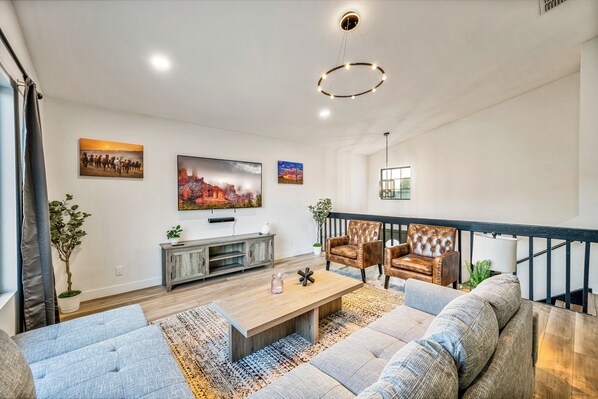 Smart TV, videojuegos, futbolito y libros 