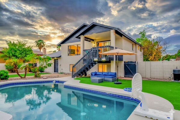 Outdoor pool, a heated pool