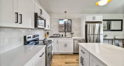 Your Home Away from Home: Pool, Games, Hot Tub, Western, BBQ, Lux Home, Family