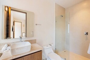 Comfort Apartment, 2 Bedrooms, Garden View | Bathroom - Beautiful 2 Bedroom Apartment (Tulum)
