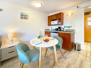 Διαμέρισμα (1 Bedroom) | Τραπεζαρία