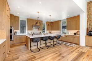 Fridge, microwave, oven, stovetop - Abode at River Run, mountain modern, Ketchum (Ketchum)