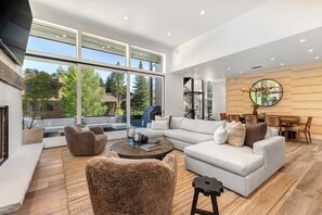 TV, fireplace, offices - Abode at River Run, mountain modern, Ketchum (Ketchum)