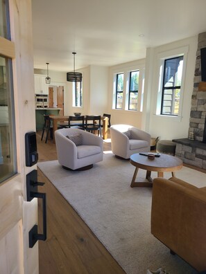 Smart TV, fireplace, video games