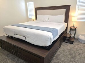 3 chambres, fer et planche à repasser, Wi-Fi gratuit, draps fournis