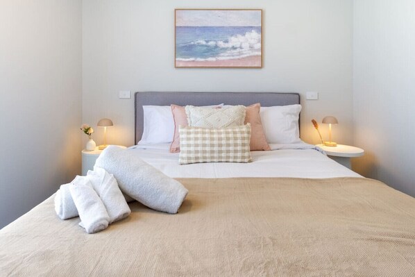 2 chambres, fer et planche à repasser, Wi-Fi gratuit, draps fournis