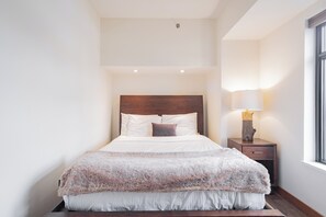 1 soverom, skrivebord, strykejern/-brett og wi-fi