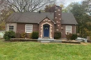 Exterior - House, Near Downtown with Fenced Back Yard!!!! (Knoxville)