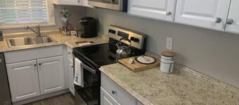 House, Near Downtown with Fenced Back Yard!!!!