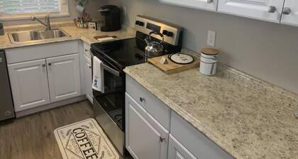 House, Near Downtown with Fenced Back Yard!!!!