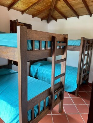 3 bedrooms, in-room safe, desk, WiFi