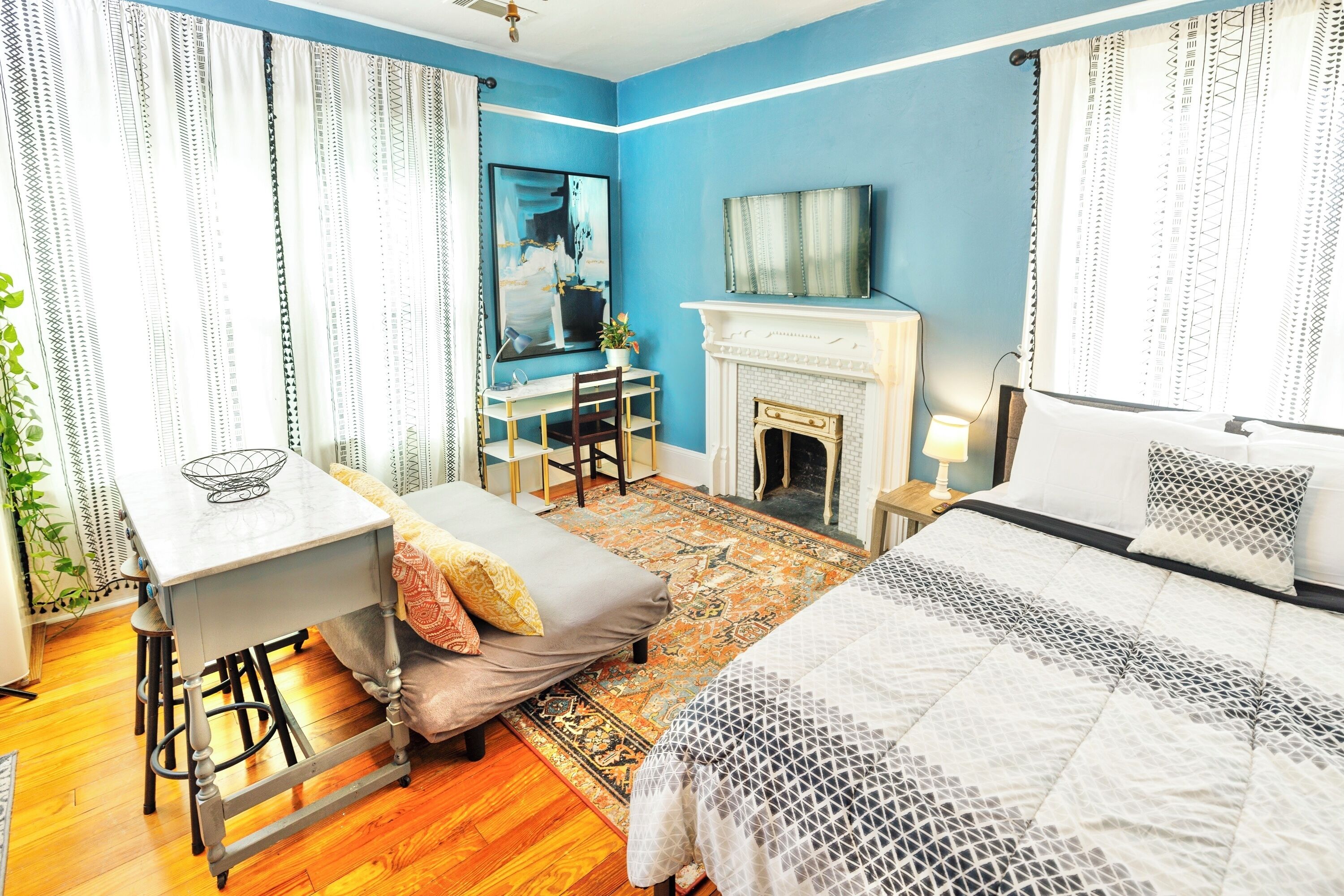 1 habitación, escritorio, tabla de planchar con plancha y wifi gratis 