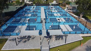 Sports court - Serene, Pet Friendly Sea Pines Villa Near Beach with Pool Access (Hilton Head Island)