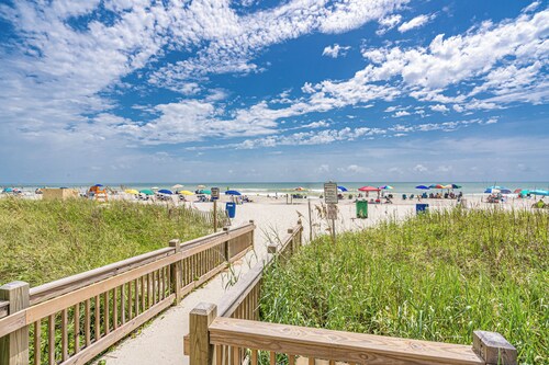 Golfer's Oasis + Pool  10 Min to Beach & Broadway  No Steps/1st Floor