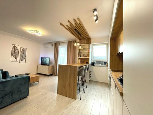 Blue Jay's Nest — AC and Stylish Terrace