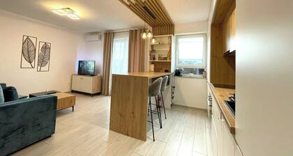 Blue Jay's Nest — AC and Stylish Terrace