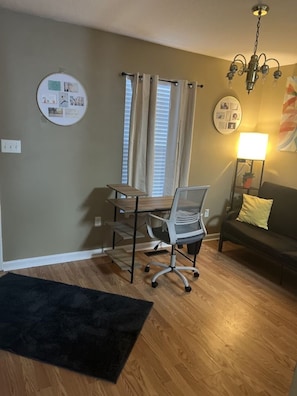 Interior - perfect for traveling professionals (Knoxville)