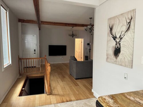 Charming 2-bedroom apartment with AC, WiFi in lovely Jersey City