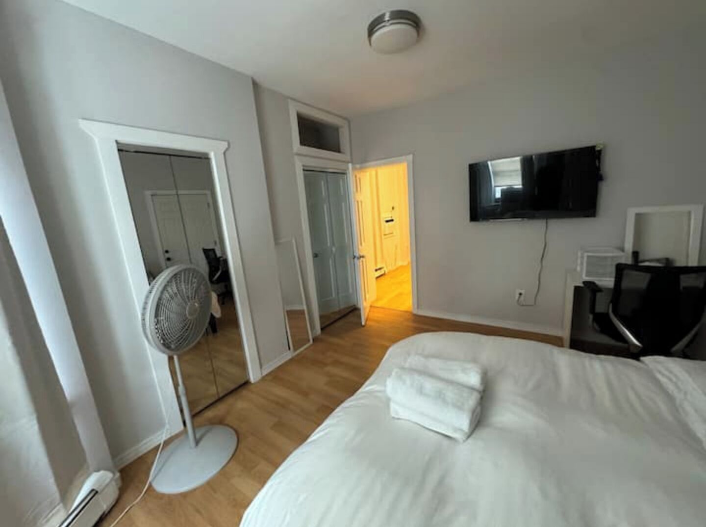 2 slaapkamers, een strijkplank/strijkijzer, gratis wifi, beddengoed