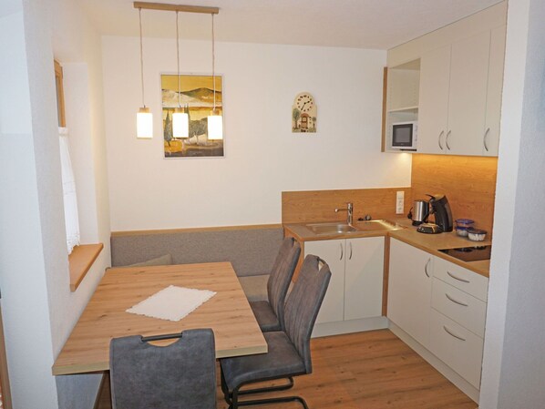 Microwave, toaster - Beautiful apartment for 5 people with WIFI, TV and terrace (Wenns)