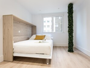 3 chambres, fer et planche à repasser, accès Internet, draps fournis