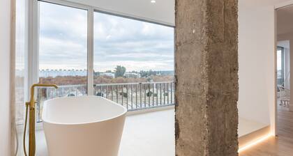 Luxury apartment for 6 with private parking