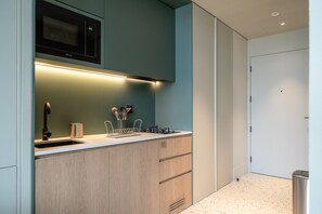 Fridge, microwave, stovetop, toaster - 2605 Upside Living | Studio (Dubai)