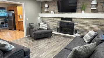 Smart TV, fireplace