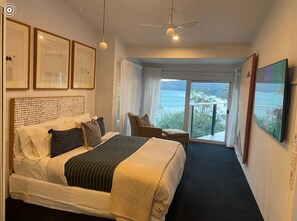 3 chambres, fer et planche à repasser, Wi-Fi, draps fournis