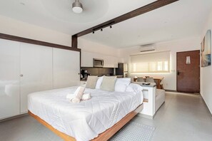 1 chambre, fer et planche à repasser, lit parapluie, Wi-Fi gratuit