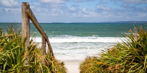 Coastal Bungalow – modern beach house and cabin