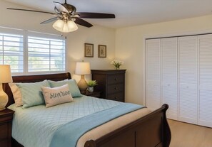 2 bedrooms, internet - Serenity now 2-bedroom 2 bath condo in north Naples ….minutes from local beaches (Naples)