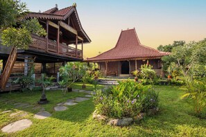Building design - JavaLO Villa Lombok (Pujut)